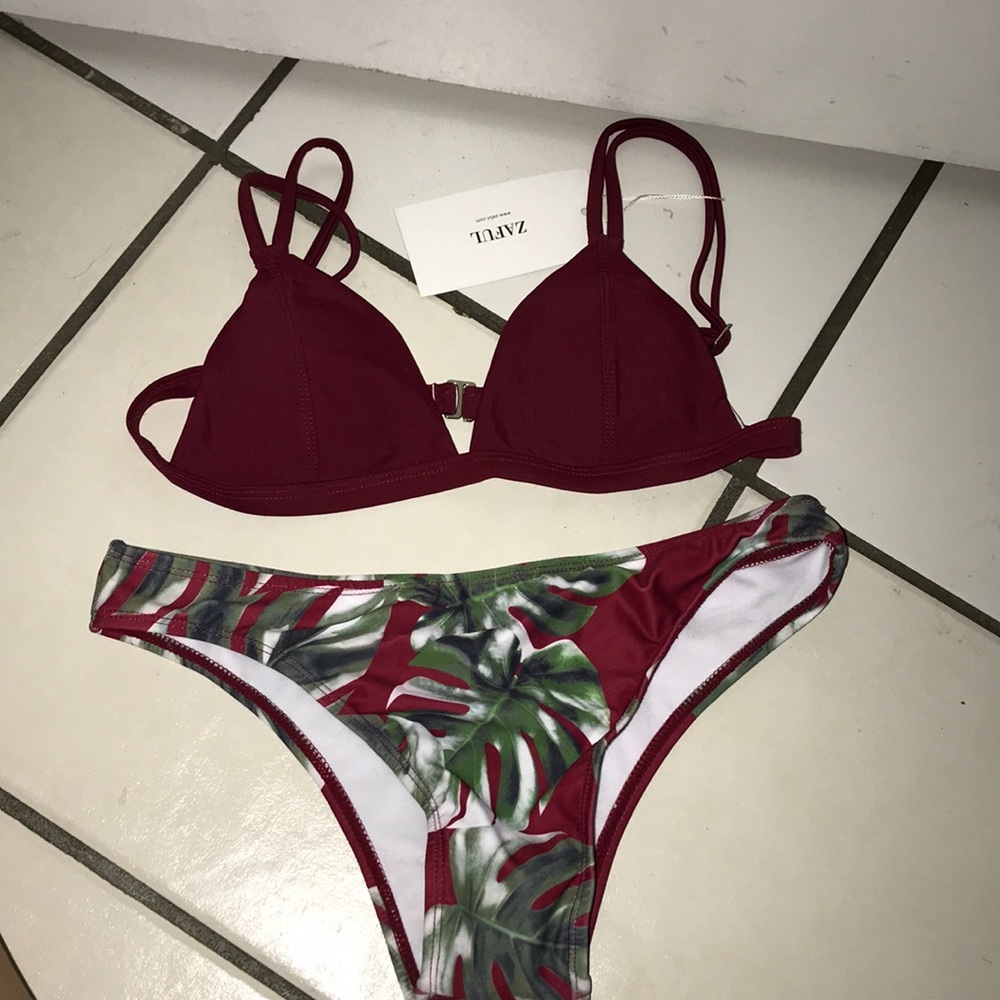 Women’s bathing suit